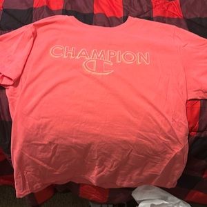 I am selling a nice soft champion T-shirt